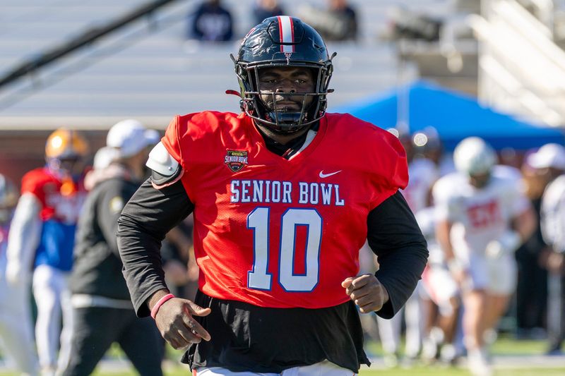 Jan 28, 2026; Mobile, AL, USA; National Team defensive tackle Lee Hunter (10) of Texas Tech practices during National Senior Bowl practice at Hancock Whitney Stadium. Mandatory Credit: Vasha Hunt-Imagn Images