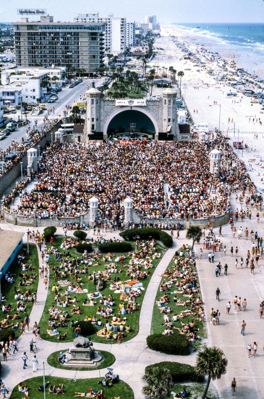 An overflow crowd in March 1986 at a spring break Bandshell concert by Jan and Dean, Mike Love of the Beach Boys and Dean Torrence of the surf-rock duo Jan and Dean.