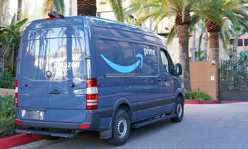 Memorial Day deliveries, USPS, UPS, FedEx, Amazon explained