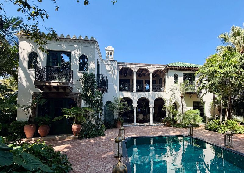 A recently completed Moroccan-style guesthouse at 1125 N. Lake Way in Palm Beach has earned its owners and architect the Elizabeth L. and John H. Schuler Award for excellence in new architecture from the Preservation Foundation of Palm Beach.
