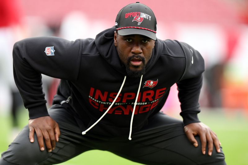 Jan 3, 2026; Tampa, Florida, USA; Tampa Bay Buccaneers linebacker Lavonte David (54) warms up before the game against the Carolina Panthers at Raymond James Stadium. Mandatory Credit: Nathan Ray Seebeck-Imagn Images