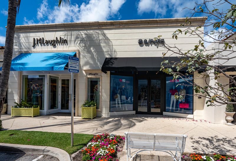 A Palm Beach building at 225 Worth Ave. includes luxury retail tenants J.McLaughlin, Gucci and G/FORE. The property has sold for $43 million, according to a deed recorded March 31 in Palm Beach County.