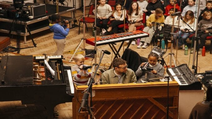 An inside look on the recording sessions of War Child Record's collaborative charity album "Help(2)."