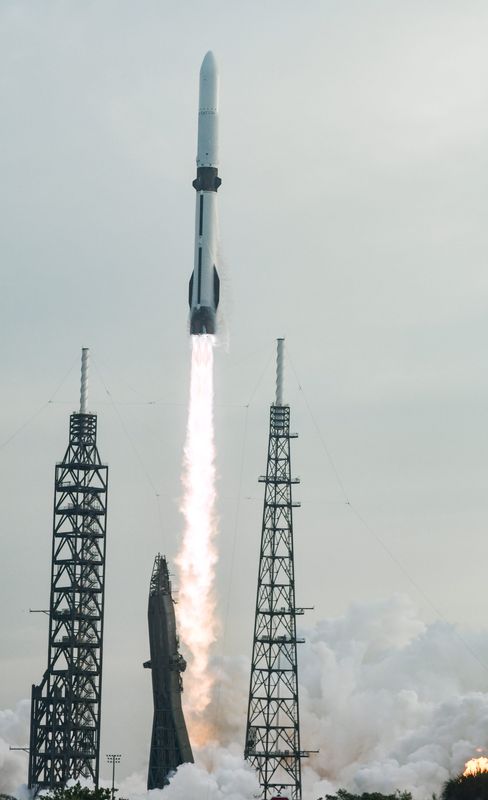 Blue Origin’s New Glenn rocket lifts off from Complex 36 at Cape Canaveral Space Force Station April 19, 2026. This is the second launch of the booster, named “Never Tell Me the Odds”. The rocket is carrying the BlueBird 7 satellite for AST SpaceMobile. Craig Bailey/FLORIDA TODAY via USA TODAY NETWORK