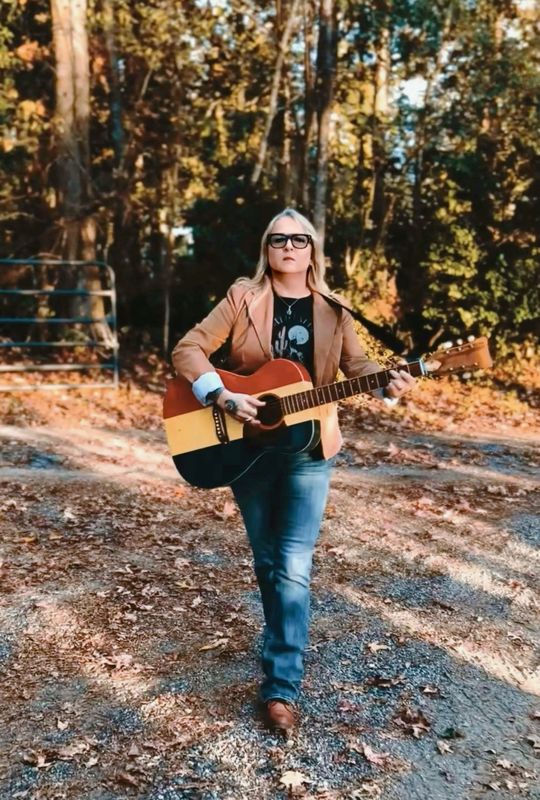 Tracy Horenbein will be among performers for the Nashville Songwriters Association Presents: “Original Music for the Wildlife” Benefit Concert for St. Francis Wildlife Association at American Legion Post 13 Lake Ella on Saturday, June 6, 2026.