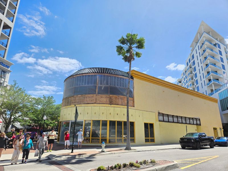 The building at 1400 Main St. in downtown Sarasota, overlooking Selby Five Points Park, was planned for the Warren restaurant and whiskey bar. It is now at the center of a lawsuit alleging more than $110,000 in unpaid rent and other costs. Photo taken April 11, 2026.