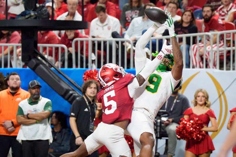 Oregon tight end Jamari Johnson hauls in a two-point conversion as the Oregon Ducks face the Indiana Hoosiers in the Peach Bowl on Jan. 9, 2026, at Mercedes-Benz Stadium in Atlanta, Georgia.