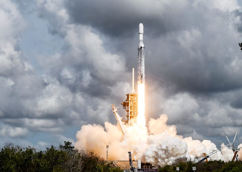 A SpaceX Falcon Heavy rocket lifts off from Kennedy Space Center, FL, April 29, 2026. The rocket is carrying the ViaSat-3 F3 satellite. Craig Bailey, FLORIDA TODAY via USA TODAY NETWORK