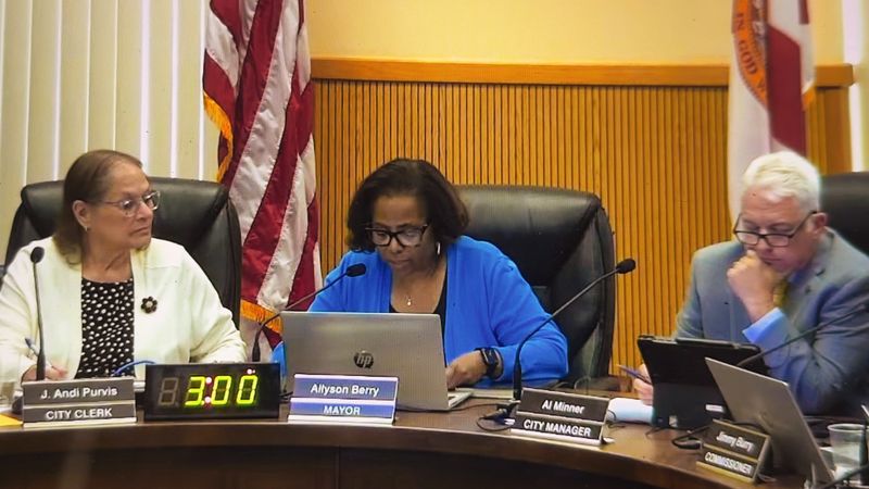 Leesburg City Commission meeting on May 11, 2026.