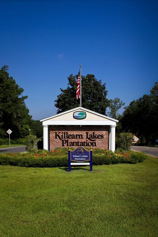 Killearn Lakes sign entrance for the subdivision.