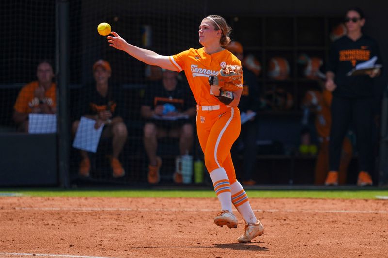 Tennessee utility Ella Dodge (25) throws the ball during a NCAA regional softball game between Tennessee and Virginia at Sherri Parker Lee Stadium in Knoxville, Tenn., on May 17, 2026.