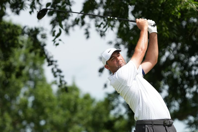 Scottie Scheffler's third-place finish at the CJ Cup Byron Nelson elevated him to first on the PGA Tour FedEx Cup points list for the third time since April.
