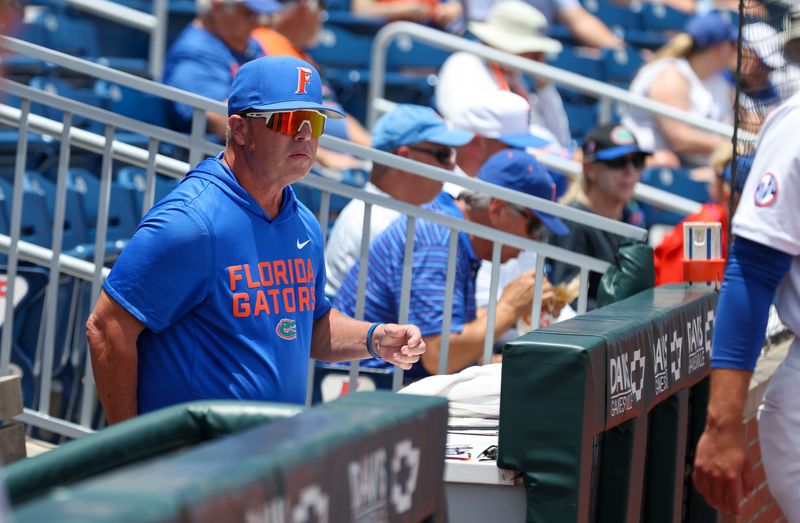 Florida head coach Kevin O'Sullivan gets ready to take on Rider during the 2016 NCAA Baseball Championship Gainesville Regional baseball game at Condron Family Ballpark in Gainesville, FL on Friday, May 29, 2026. [Alan Youngblood/Gainesville Sun]
