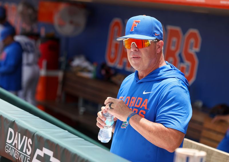Florida head coach Kevin O'Sullivan gets ready to take on Rider during the 2016 NCAA Baseball Championship Gainesville Regional baseball game at Condron Family Ballpark in Gainesville, FL on Friday, May 29, 2026. [Alan Youngblood/Gainesville Sun]