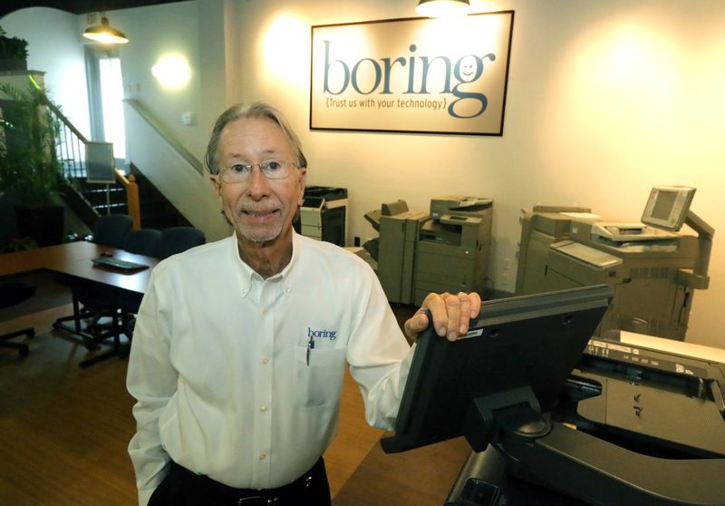 Dean Boring, a former Lakeland city commissioner and longtime local business leader, died May 30 at 77.