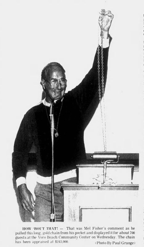 How ‘bout that! That was Mel Fisher’s comment as he pulled this long, gold chain from his pocked and displayed it for about 700 guess at the Vero Beach Community Center on Nov. 14, 1979. Photo by Paul Grange.
