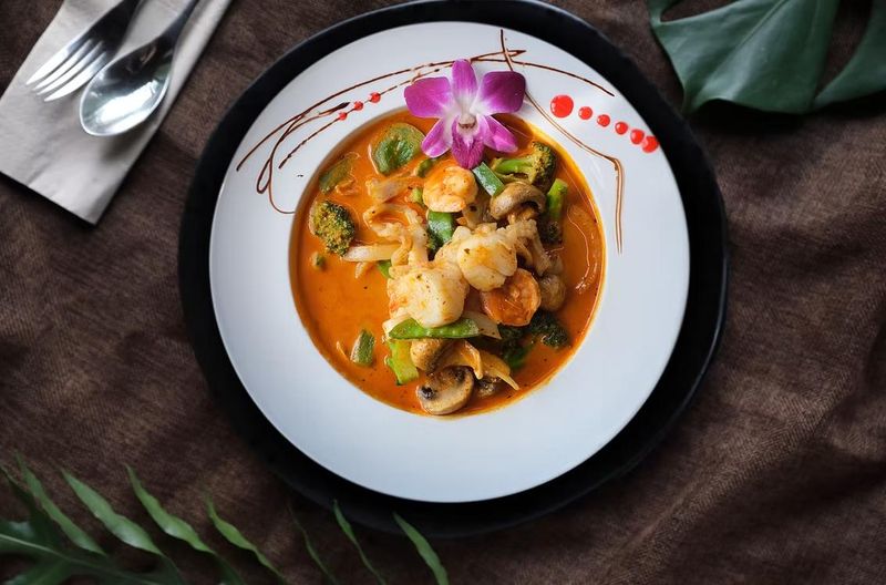 Green Papaya Thai & Sushi Cuisine is opening in the former St. Lucie West Bob Evans in Port St. Lucie.