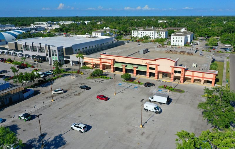 Development of a 145-room hotel, 91-unit apartment complex and a parking garage to replace a defunct supermarket at Midtown Plaza received full sign-off by the Sarasota Development Review Committee.