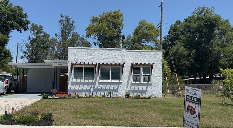 This cute, retro 709-square-foot home recently sold for more than $200K in Eustis.