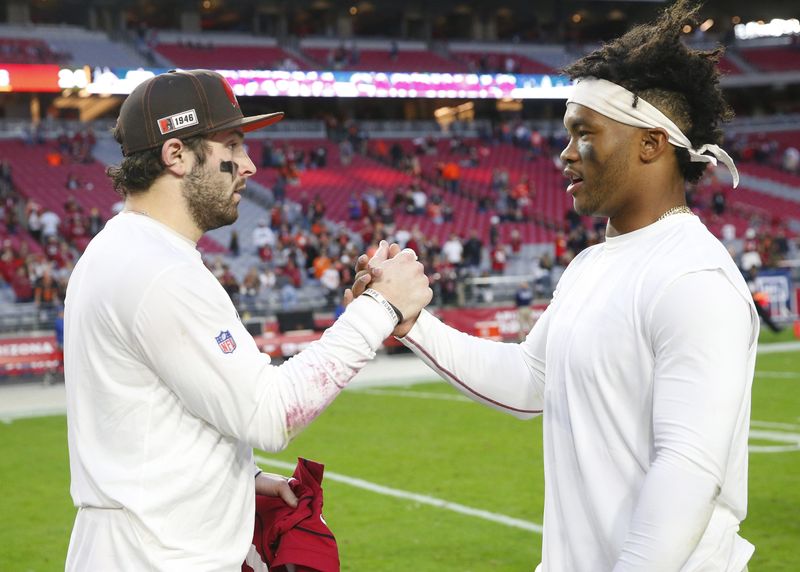 Cleveland Browns quarterback Baker Mayfield (6) and Arizona Cardinals quarterback Kyler Murray (1) shake hands after the Arizona Cardinals won 38-24 at State Farm Stadium December 15, 2019.

Browns Vs Cardinals