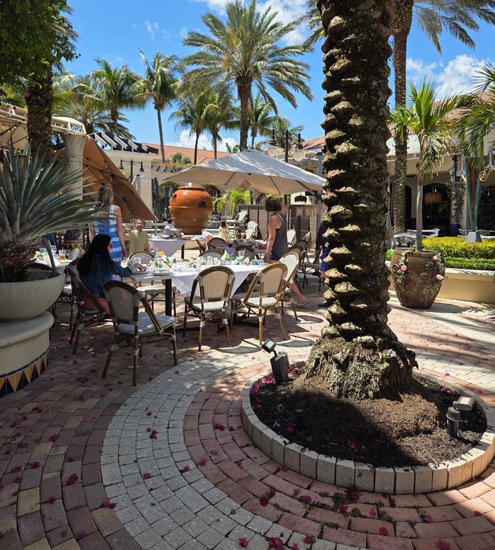 The courtyard at Grande's in Palm Beach Gardens was popular for events and happy hour. The Italian restaurant closed July 2, 2026.