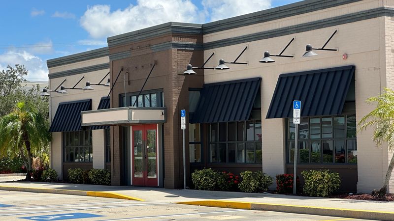 Ed’s Tavern Sports Bar and Restaurant announced they plan to take over the old Chili’s location at 4131 S. Tamiami Tr. in Sarasota.
