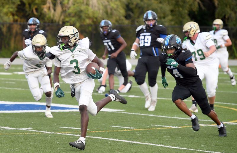 George Jenkins' Luke Martindale (3) scores on a long run in the first quarter of their game against Mulberry at the Phosphate Bowl in Mulberry, Fl on Friday July 21, 2026. Jenkins won 33-7.