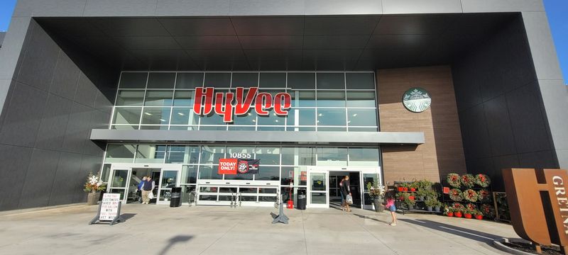 The Hy-Vee Store in Gretna, Nebraska is the largest Hy-Vee store in the country at 135,000 square feet.