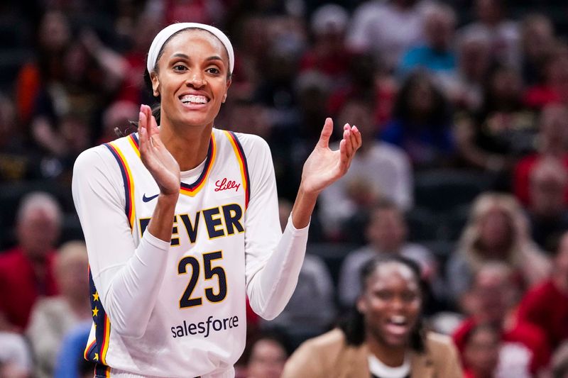 May 24, 2025; Indianapolis, Indiana, USA; Indiana Fever forward DeWanna Bonner (25) reacts to the action during a game between the Indiana Fever and the New York Liberty at Gainbridge Fieldhouse. Mandatory Credit: Grace Smith/USA Today Network via Imagn Images