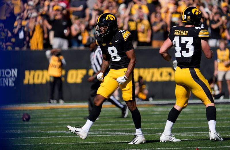 Iowa Hawkeyes defensive back Deshaun Lee (8) reacts during a football game against the Indiana Hoosiers Sept. 27, 2025 at Kinnick Stadium in Iowa City, Iowa.