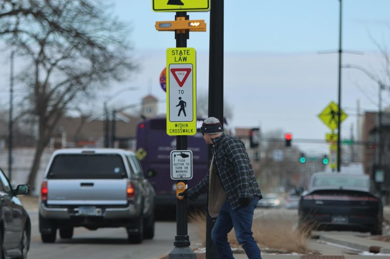 The Des Moines Police Department is beginning a crosswalk safety enforcement project.