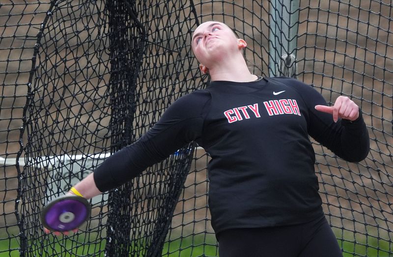 Iowa City High Hannah Braun throws discus during 4A girls in the Iowa state high school co-ed track and field at Drake Stadium on May 21, 2026, in Des Moines, Iowa.