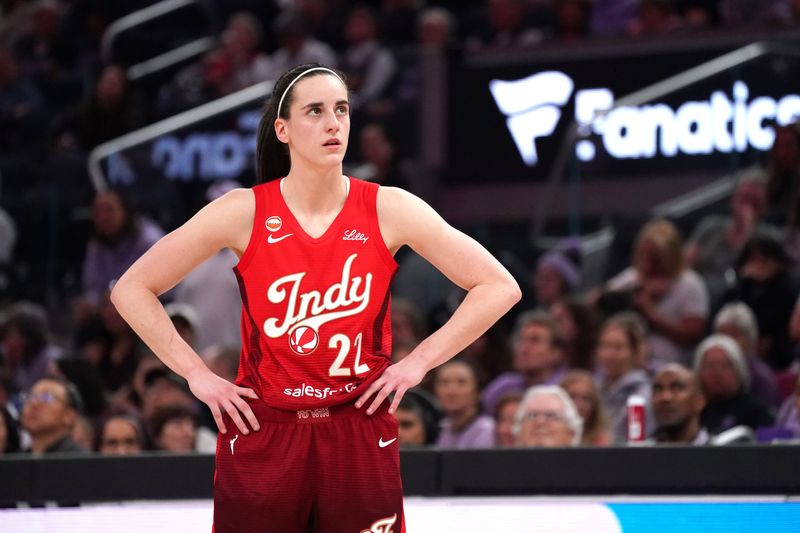 May 28, 2026; San Francisco, California, USA; Indiana Fever guard Caitlin Clark (22) waits for play to resume against the Golden State Valkyries in the third quarter at Chase Center. Mandatory Credit: David Gonzales-Imagn Images