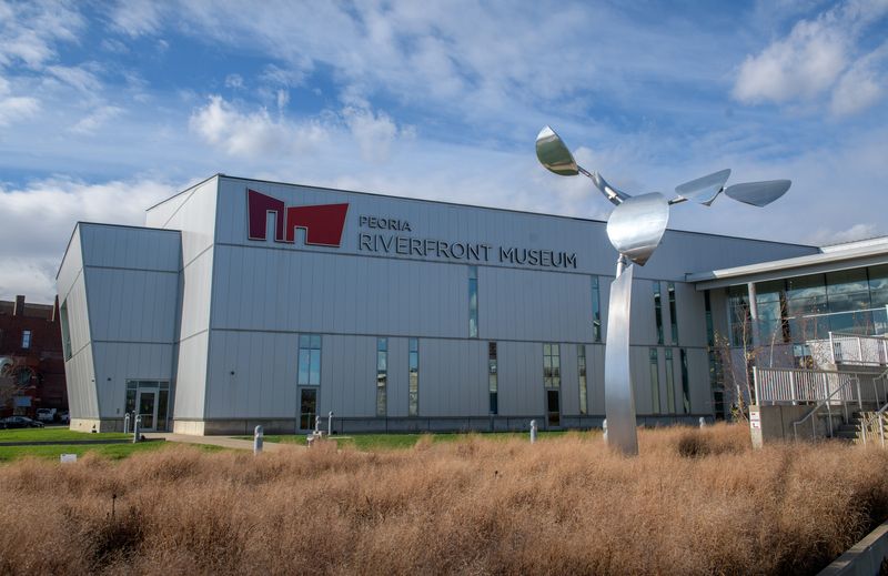 The Peoria Riverfront Museum at 222 SW Washington Street opened in 2012, replacing and expanding the former Lakeview Museum of Arts and Sciences on Lake Avenue.