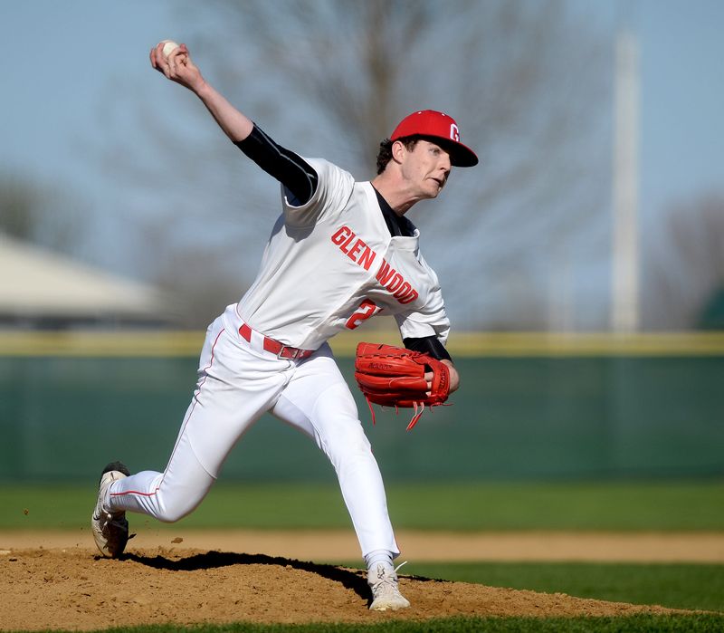 Glenwood's Dylan Huff pitches against Jacksonville Tuesday, April 15, 2025.