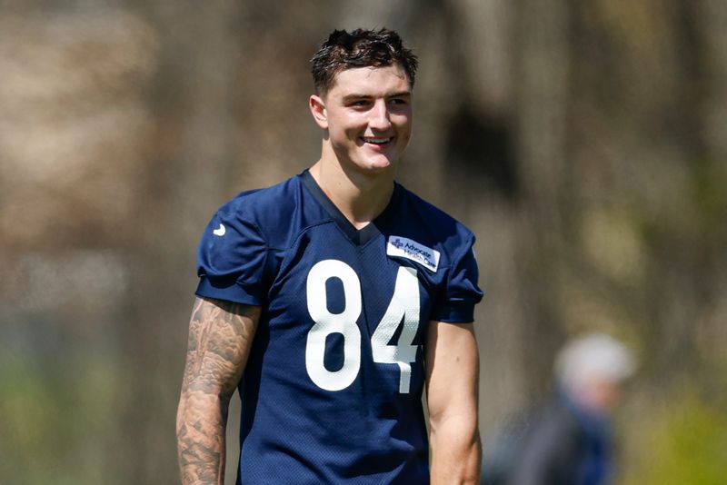 May 9, 2025; Lake Forest, IL, USA; Chicago Bears tight end Colston Loveland (84) smiles during the Rookie Minicamp at Halas Hall. Mandatory Credit: Kamil Krzaczynski-Imagn Images