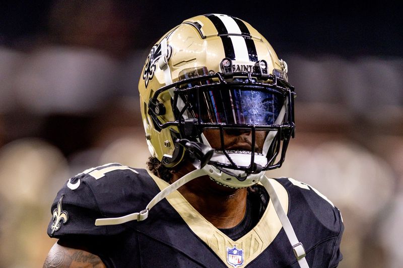 Dec 29, 2024; New Orleans, Louisiana, USA; New Orleans Saints running back Jamaal Williams (21) during warm ups against the Las Vegas Raiders at Caesars Superdome. Mandatory Credit: Stephen Lew-Imagn Images