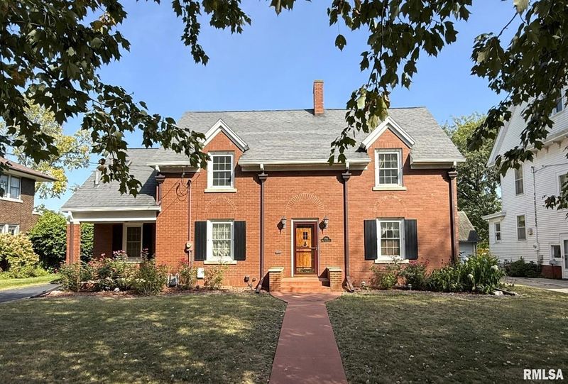 This home in the Galesburg area is on the market for $395,000.