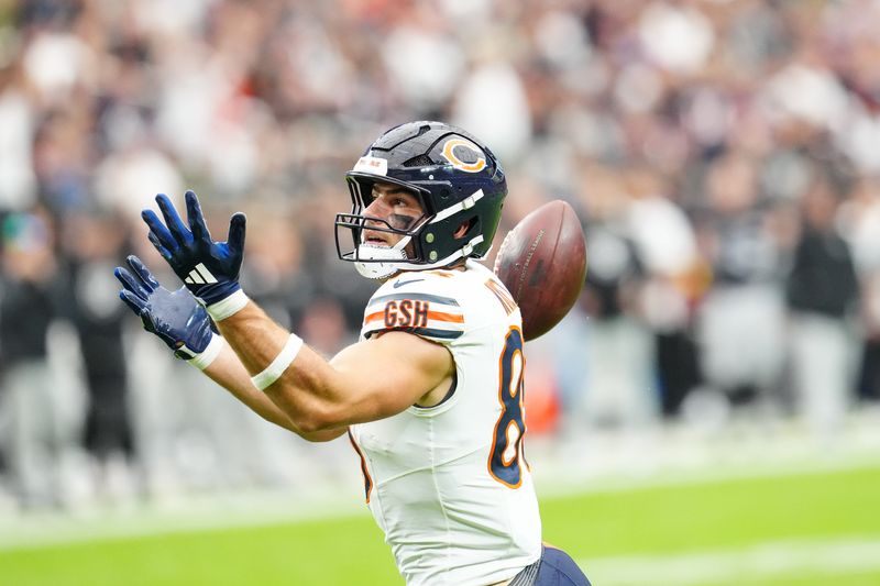 Sep 28, 2025; Paradise, Nevada, USA; Chicago Bears tight end Cole Kmet (85) misses a throw during the first quarter against the Las Vegas Raiders at Allegiant Stadium. Mandatory Credit: Stephen R. Sylvanie-Imagn Images