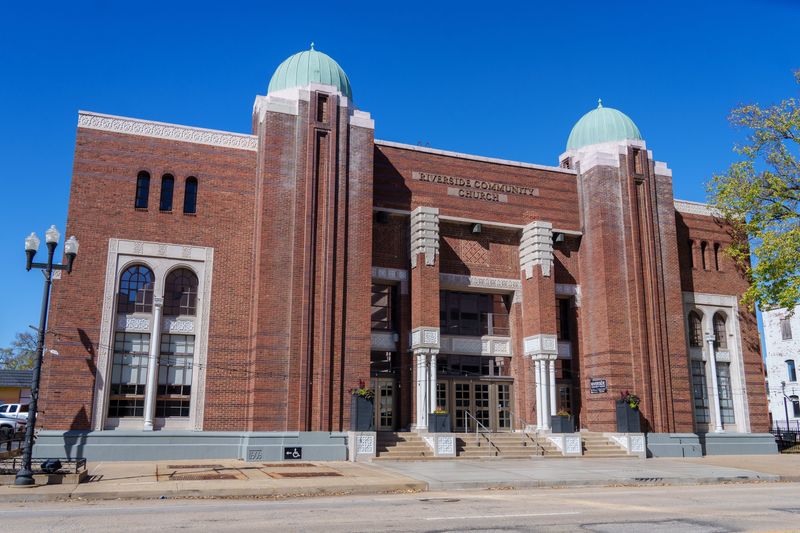 Riverside Community Church at 207 NE Monroe Street in Downtown Peoria.