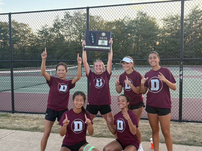 The Dunlap High School girls tennis team qualified its entire squad for the IHSA Class 1A girls state tennis finals after winning the Dunlap Sectional.