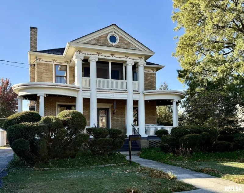 This home in Kewanee is on the market for $164,900.
