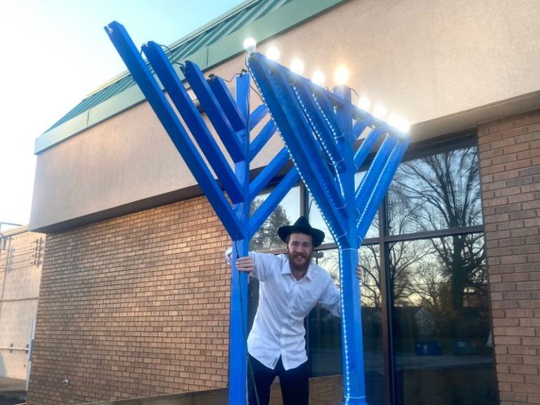 Hanukkah menorah explanation