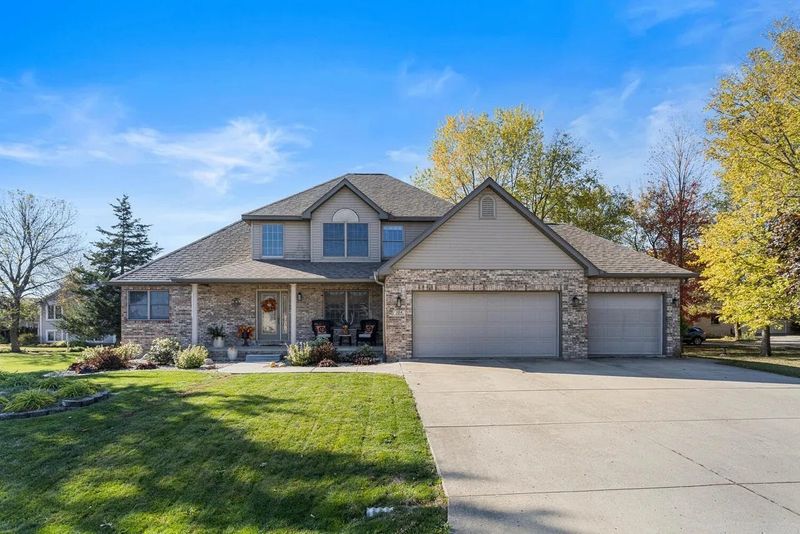 This home in the Pontiac area is on the market for $420,000.