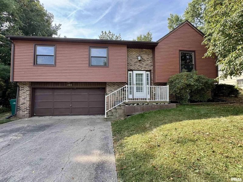 This home in Macomb is on the market for $193,000.