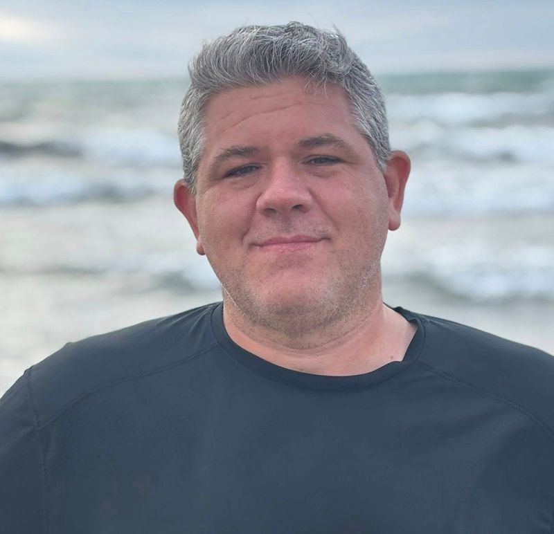 Peoria Journal Star sports editor Wes Huett died at age 48 on Feb. 3, 2026.