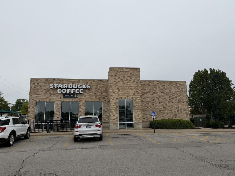 A building located at the intersection of University Street and Glen Avenue in Peoria has been listed for sale. The building has housed a Starbucks since 2005.