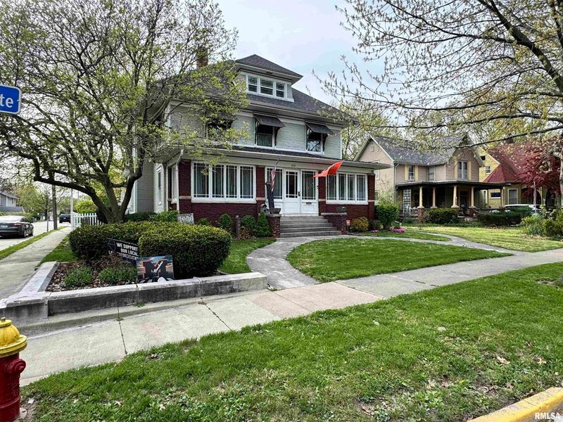 This home in Macomb is on the market for $269,900.
