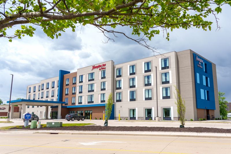 A new $21 million, 100-guest Hampton Inn by Hilton hotel has opened at 220 Conference Center Drive on the East Peoria riverfront.