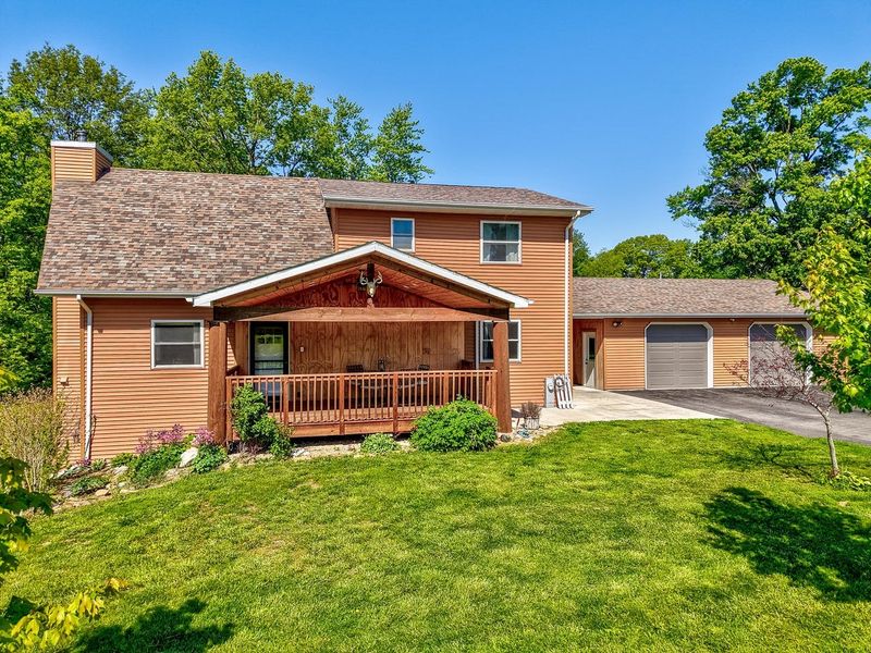 This home in the Pontiac area is on the market for $420,000.